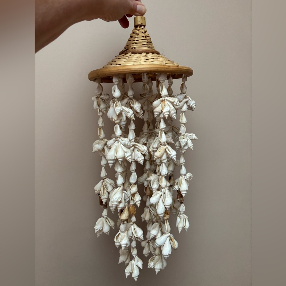 Rattan/Shell Wind Chime with Bonus Shell Trivet